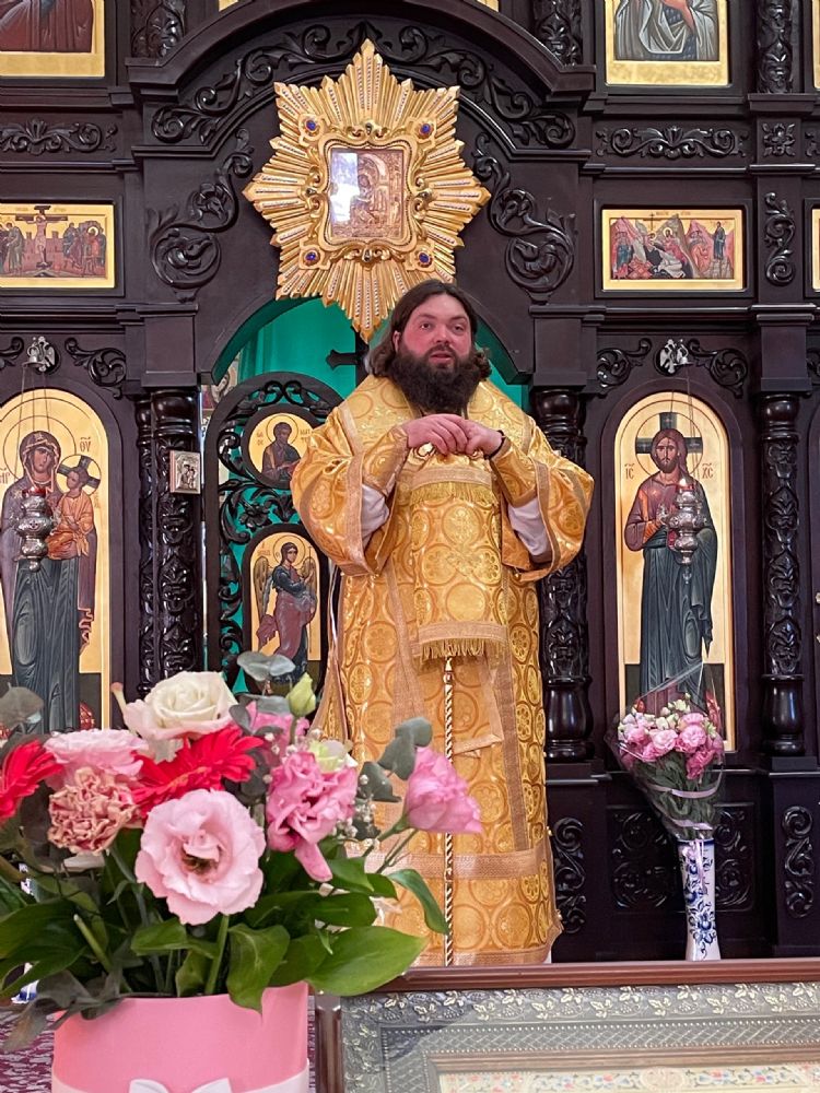 ЕПИСКОП ИЛАРИОН СОВЕРШИЛ БОЖЕСТВЕННУЮ ЛИТУРГИЮ В ХРАМЕ АРХАНГЕЛА МИХАИЛА